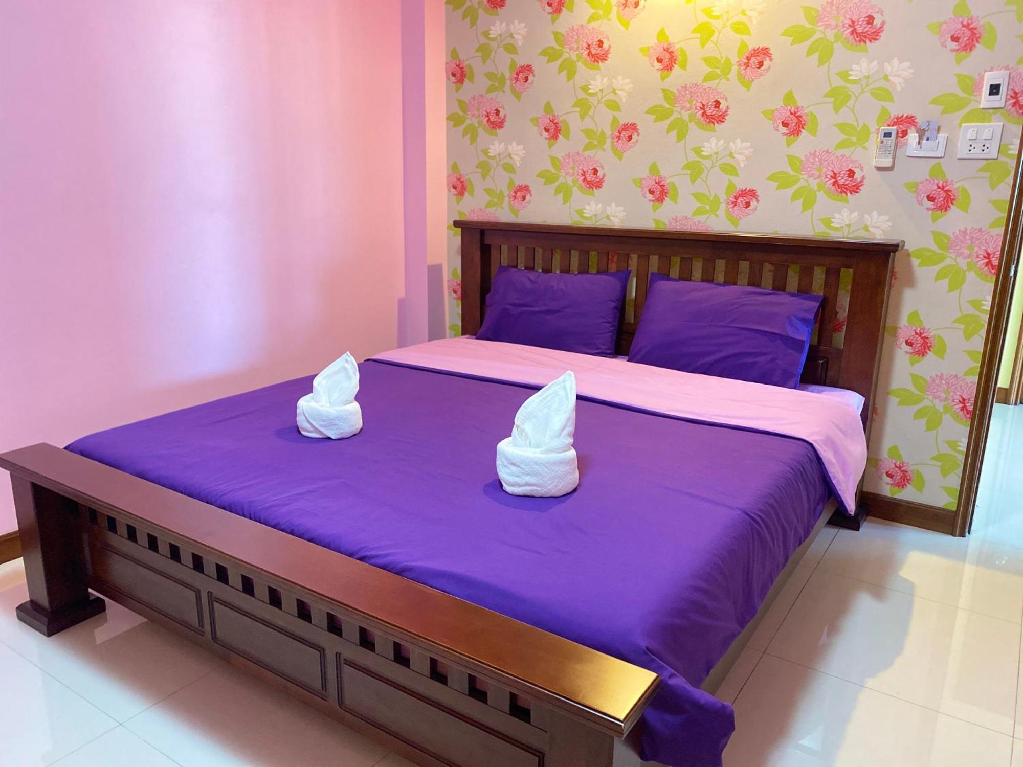 Hotel Rak Ban Kerd House Ko Si Chang Esterno foto