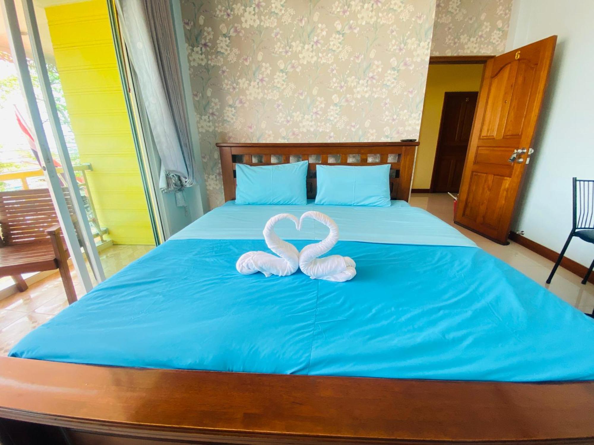 Hotel Rak Ban Kerd House Ko Si Chang Esterno foto