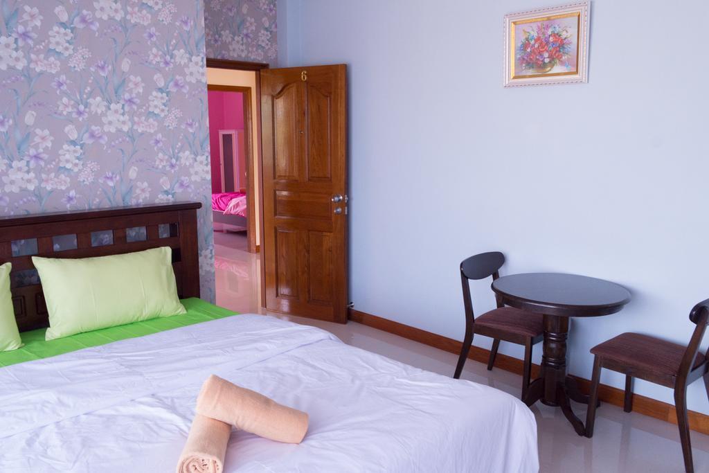 Hotel Rak Ban Kerd House Ko Si Chang Camera foto